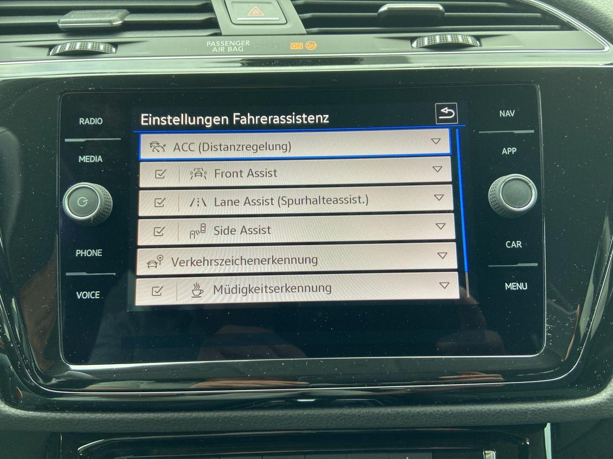 Touran Highline 1.5l TSI DSG LED Navi ACC 7-Sitzer