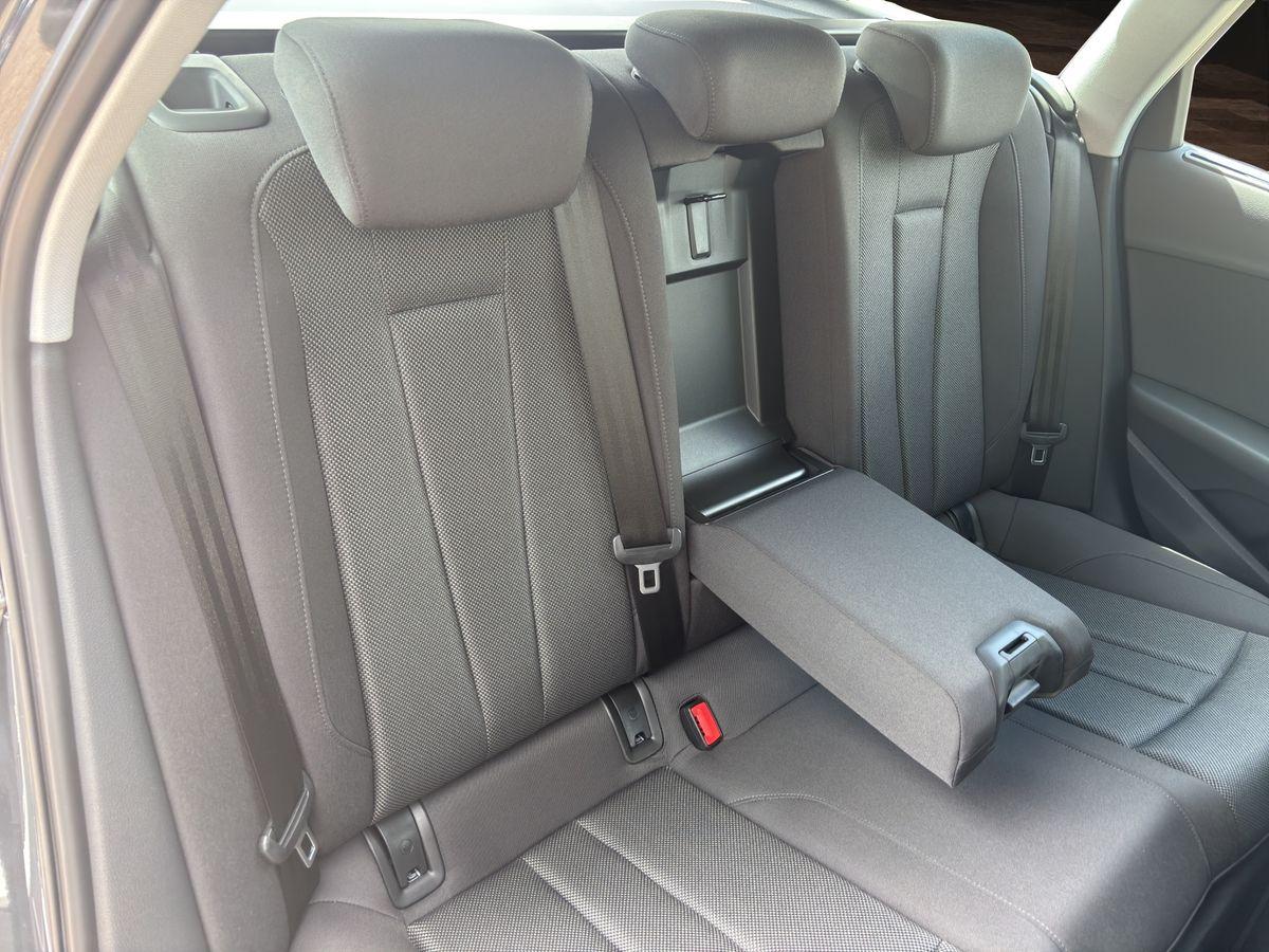 A4 Avant 2.0 TDI quattro AHK RFK STDHZ NAVI LED GRA