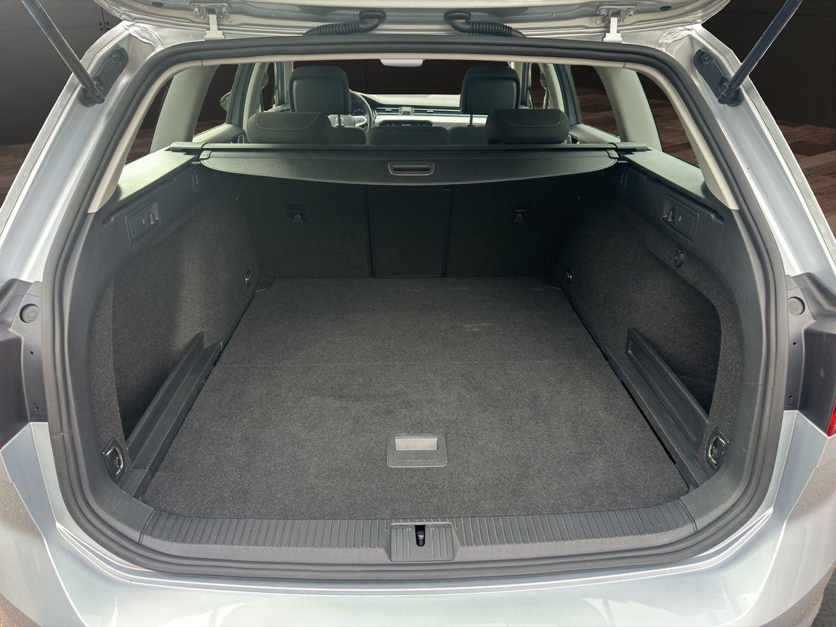 Passat Variant Business 2.0 TDI DSG RFK ACC NAVI