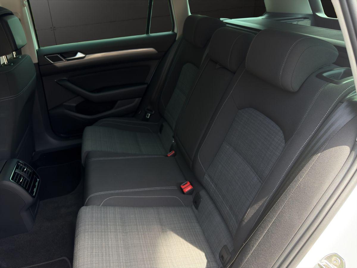 Passat Variant Business2.0TDI DSG AHK RFK MATRIX