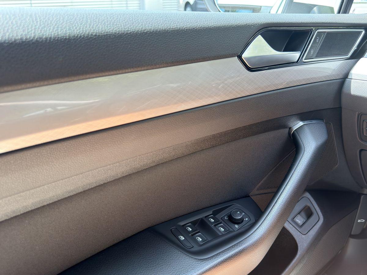 Passat Variant Business2.0TDI DSG AHK RFK MATRIX