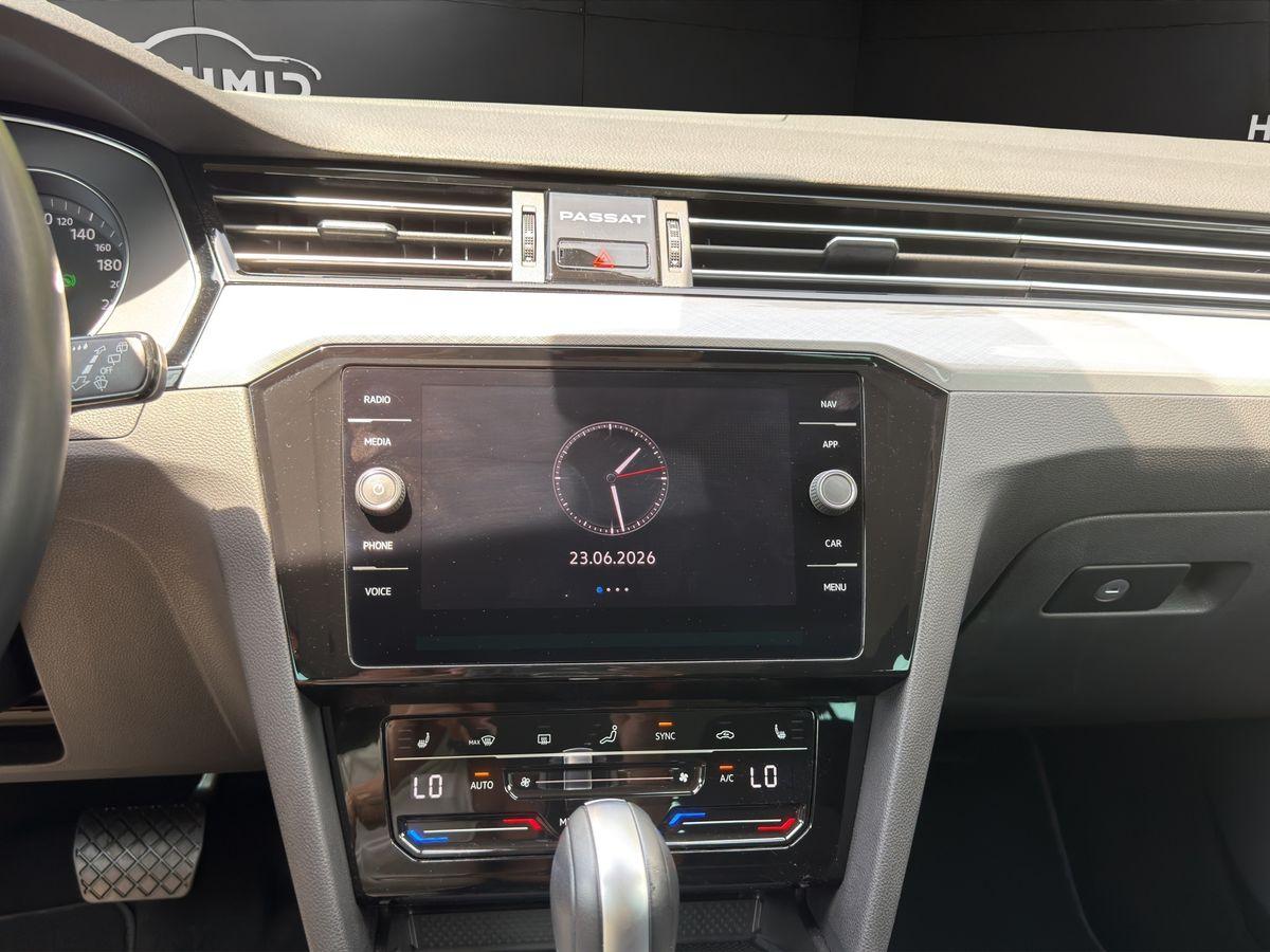 Passat Variant Business2.0TDI DSG AHK RFK MATRIX