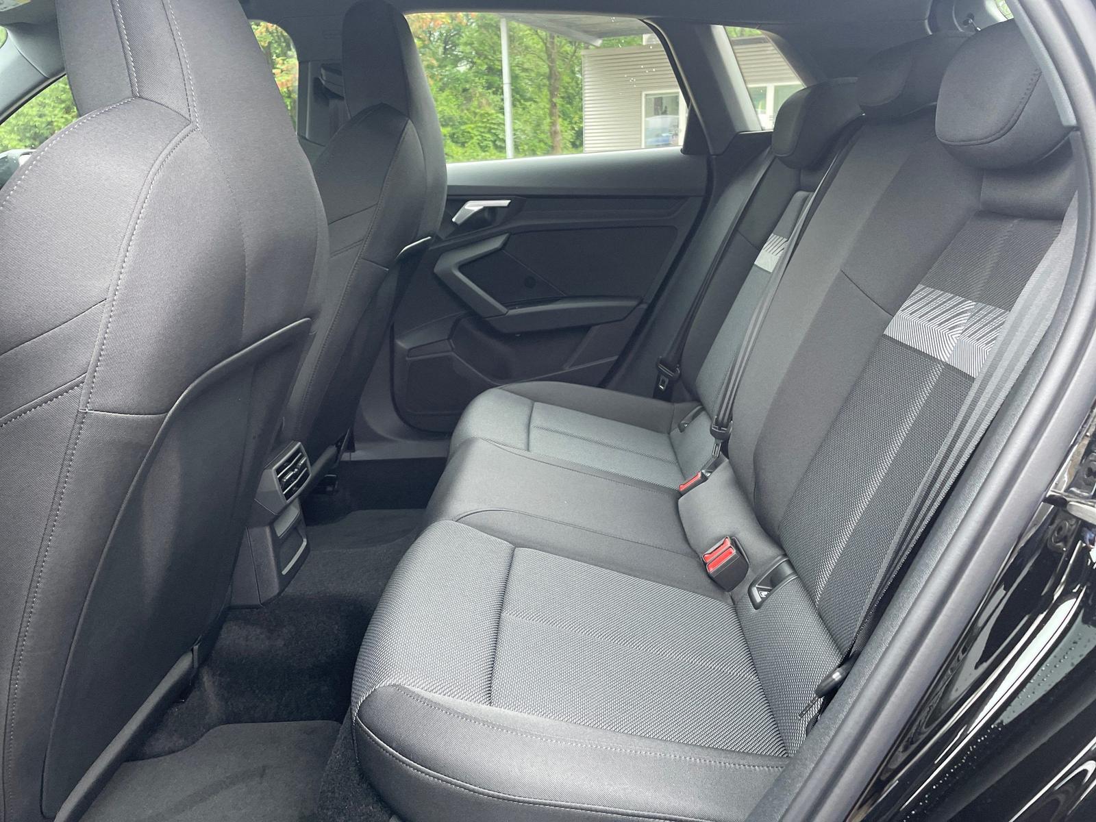 A3 35 TFSI basis 1.5 TSI RFK SHZ NAVI GRA