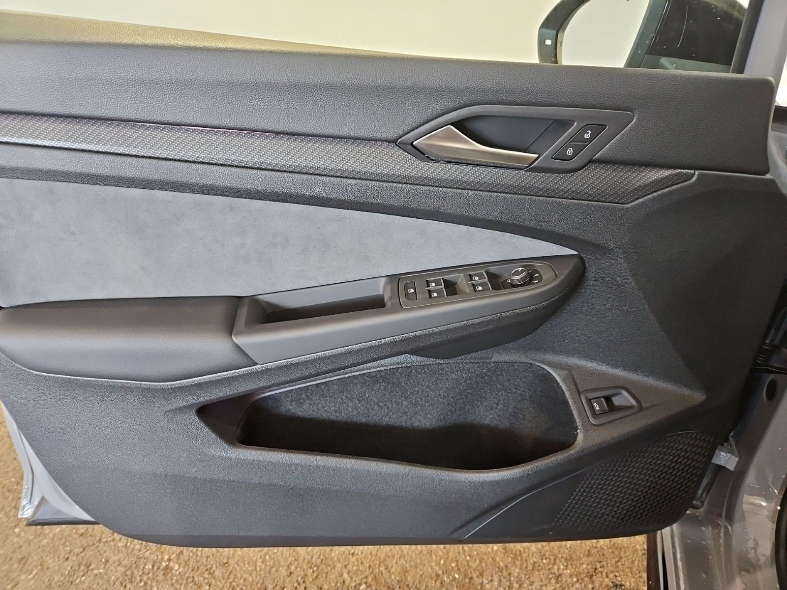 Golf Variant R-Line 2.0 l TDI DSG PANO+NAVI+KAMERA+KEYLESS