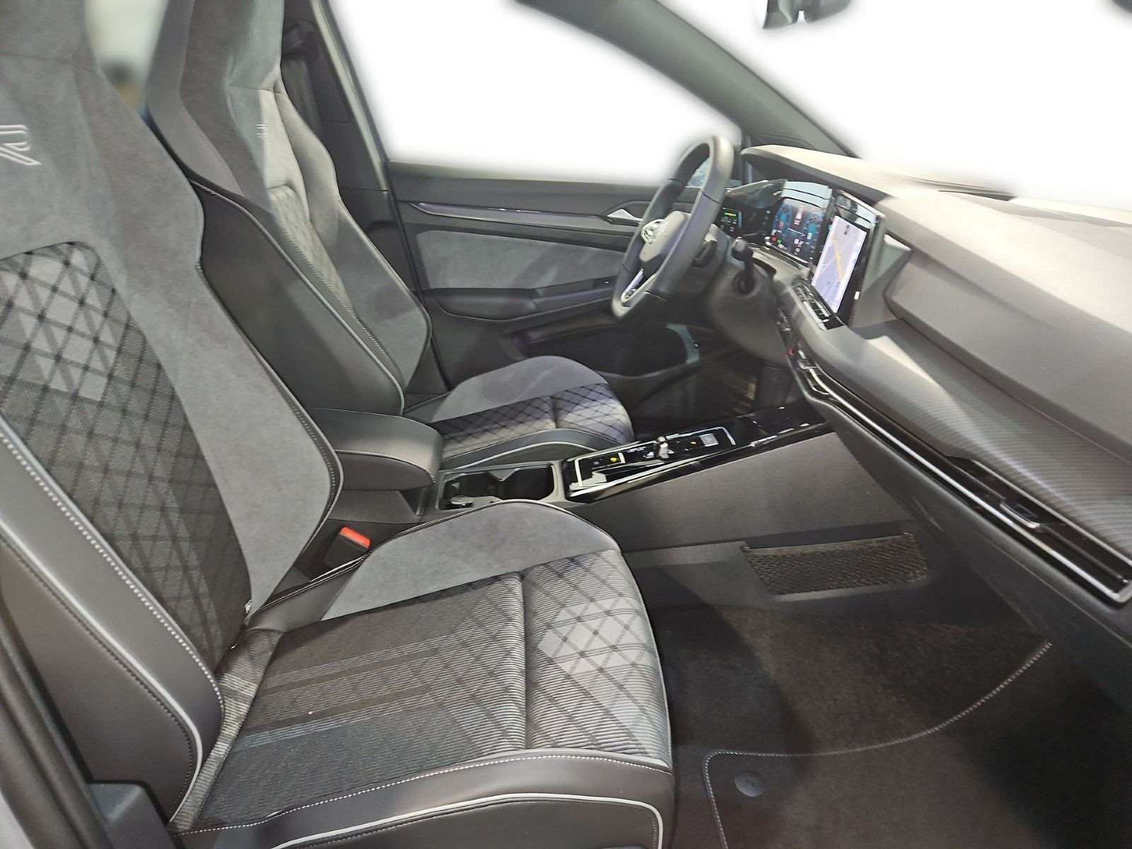 Golf Variant R-Line 2.0 l TDI DSG PANO+NAVI+KAMERA+KEYLESS