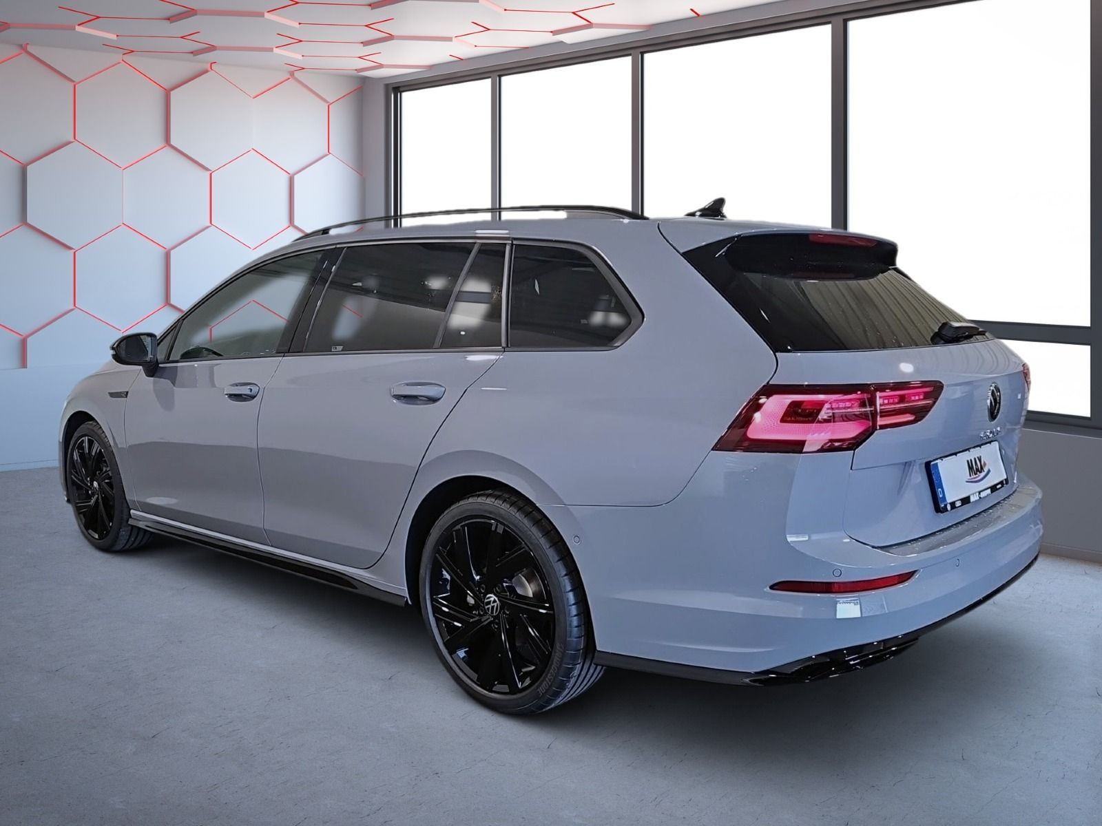 Golf Variant R-Line 2.0 l TDI DSG PANO+NAVI+KAMERA+KEYLESS