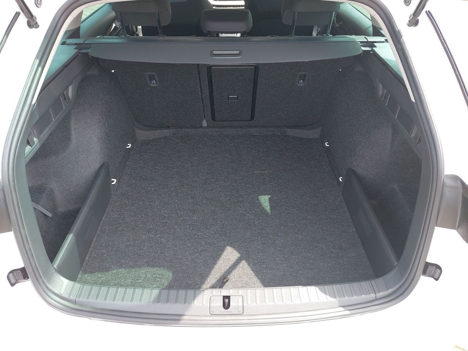 Octavia Combi 1.5 TSI Selection *NAVI*LED*ACC*