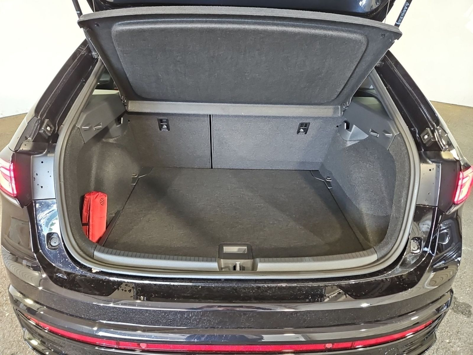Taigo R-Line 1.5 TSI DSG PANO+NAVI+KEYLESS+KAMERA