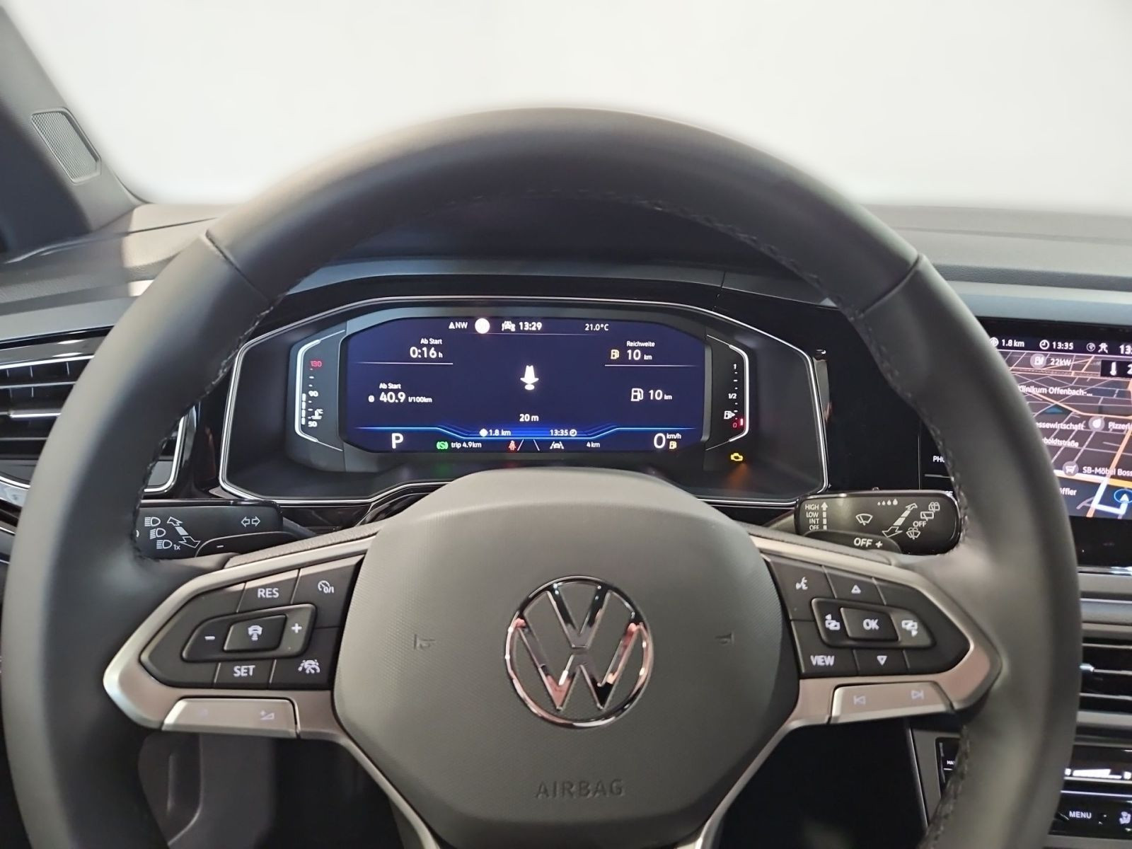 Taigo R-Line 1.5 TSI DSG PANO+NAVI+KEYLESS+KAMERA