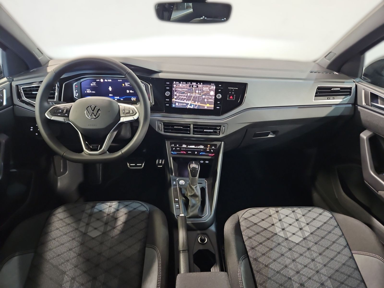 Taigo R-Line 1.5 TSI DSG PANO+NAVI+KEYLESS+KAMERA