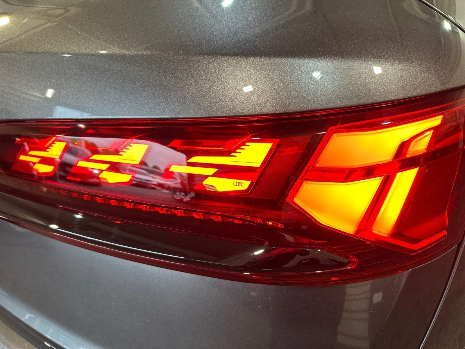 Q7 50 TDI Q 7-SITZER S LINE +HD-MATRIX+PANO+AHK+