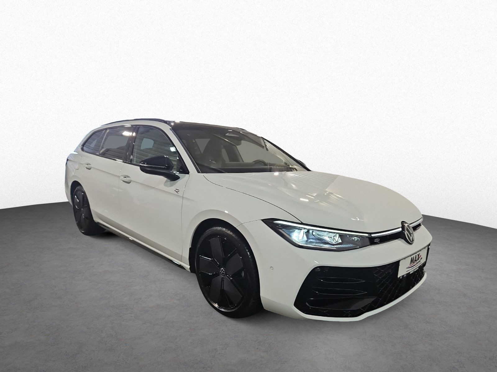 Passat R-Line 2,0 TDI 4M DSG SIGNATURE+LEDER+AHK+PANO+STANDHZ+HUD