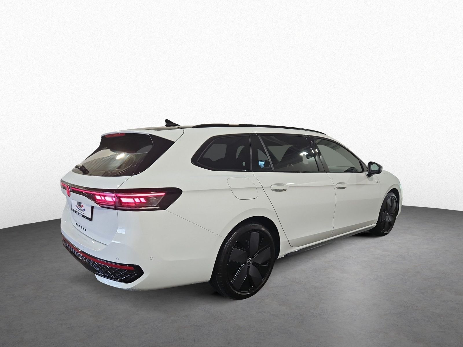 Passat R-Line 2,0 TDI 4M DSG SIGNATURE+LEDER+AHK+PANO+STANDHZ+HUD