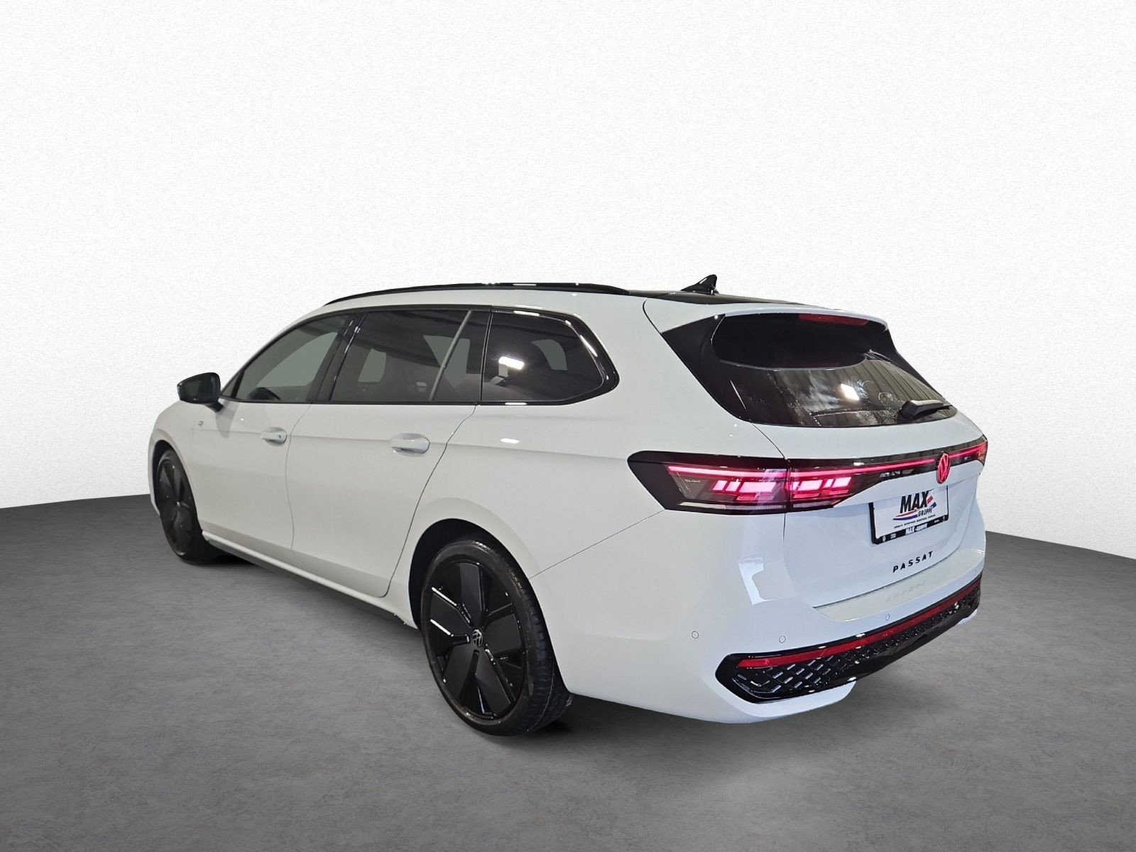 Passat R-Line 2,0 TDI 4M DSG SIGNATURE+LEDER+AHK+PANO+STANDHZ+HUD