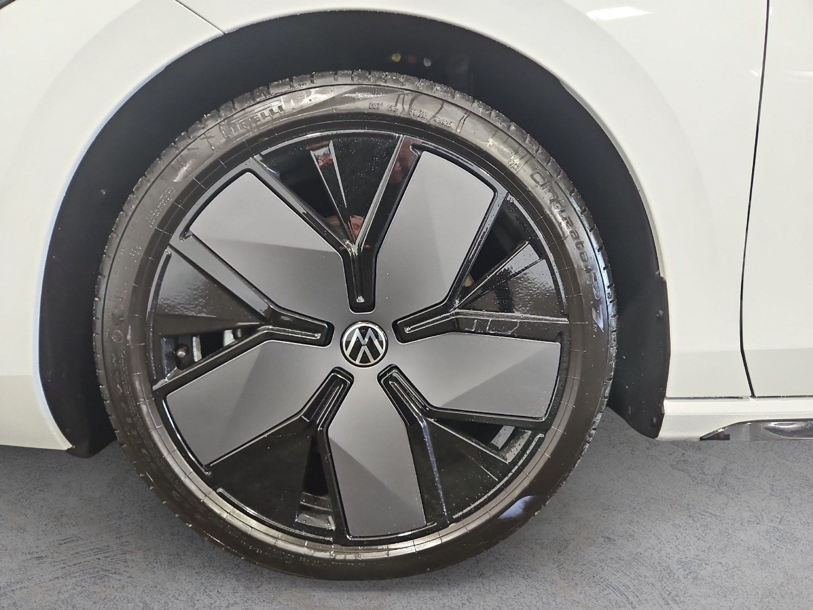 Passat R-Line 2,0 TDI 4M DSG SIGNATURE+LEDER+AHK+PANO+STANDHZ+HUD