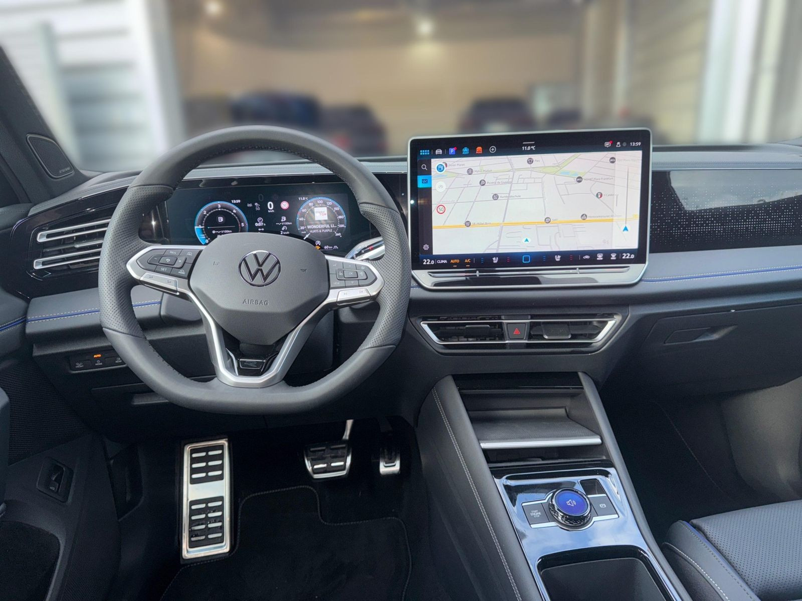 Tiguan R-Line 2.0 TDI 4M DSG LEDER+AHK+PANO+HUD+HARMAN-KARDON