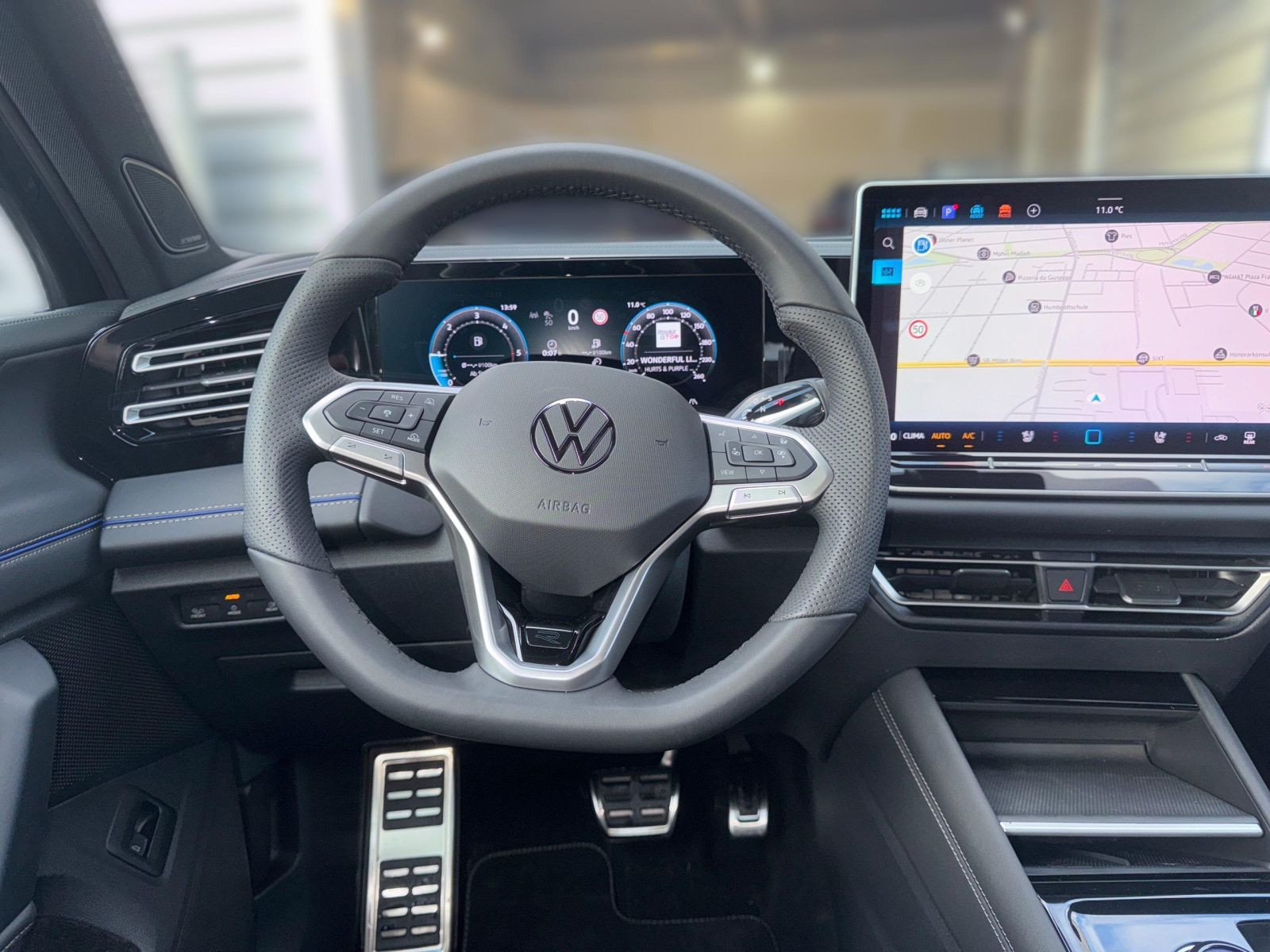 Tiguan R-Line 2.0 TDI 4M DSG LEDER+AHK+PANO+HUD+HARMAN-KARDON