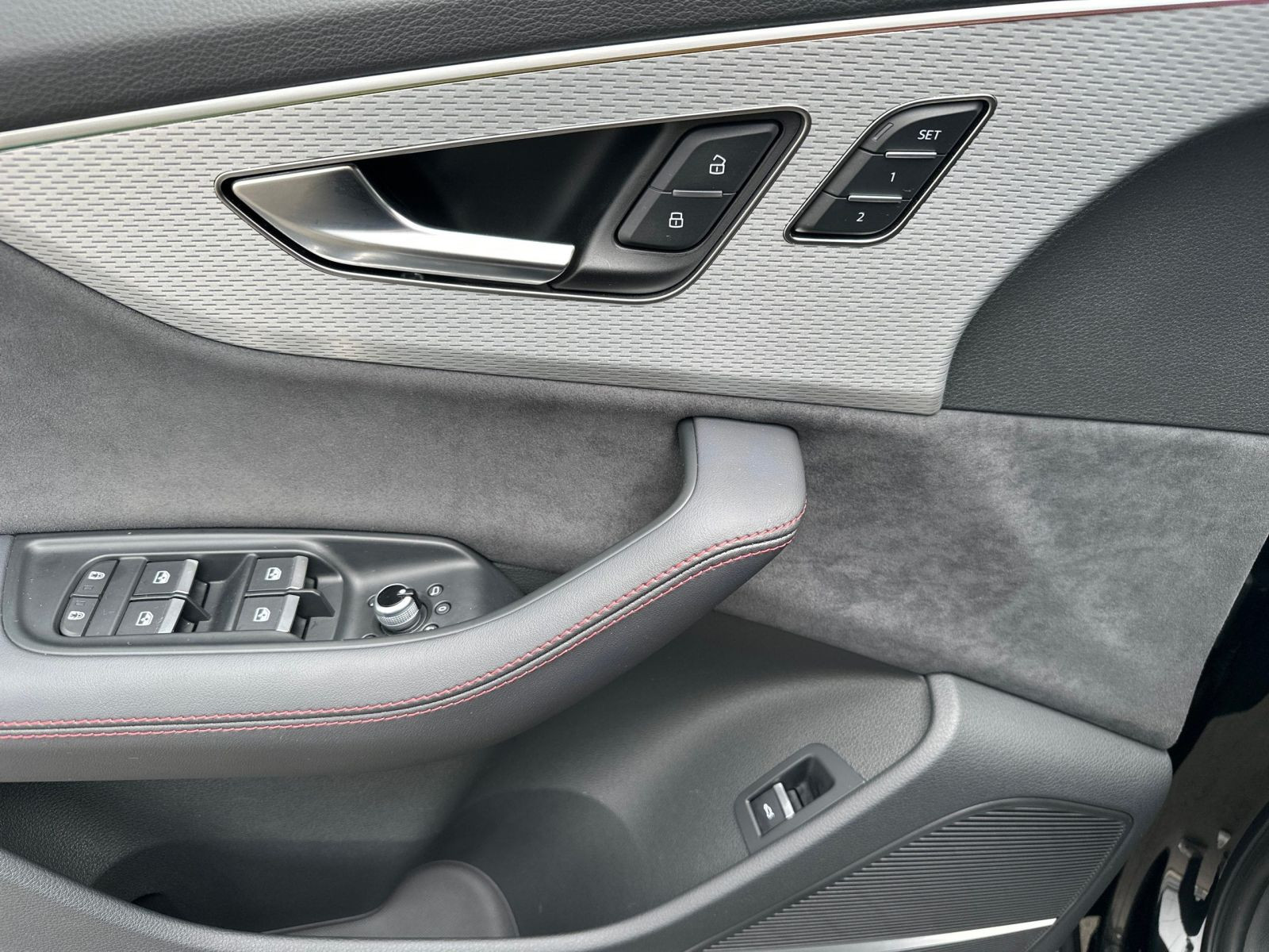 Q7 50 TDI QUATT 7-SITZER S LINE MATRIX+AHK+PANO+