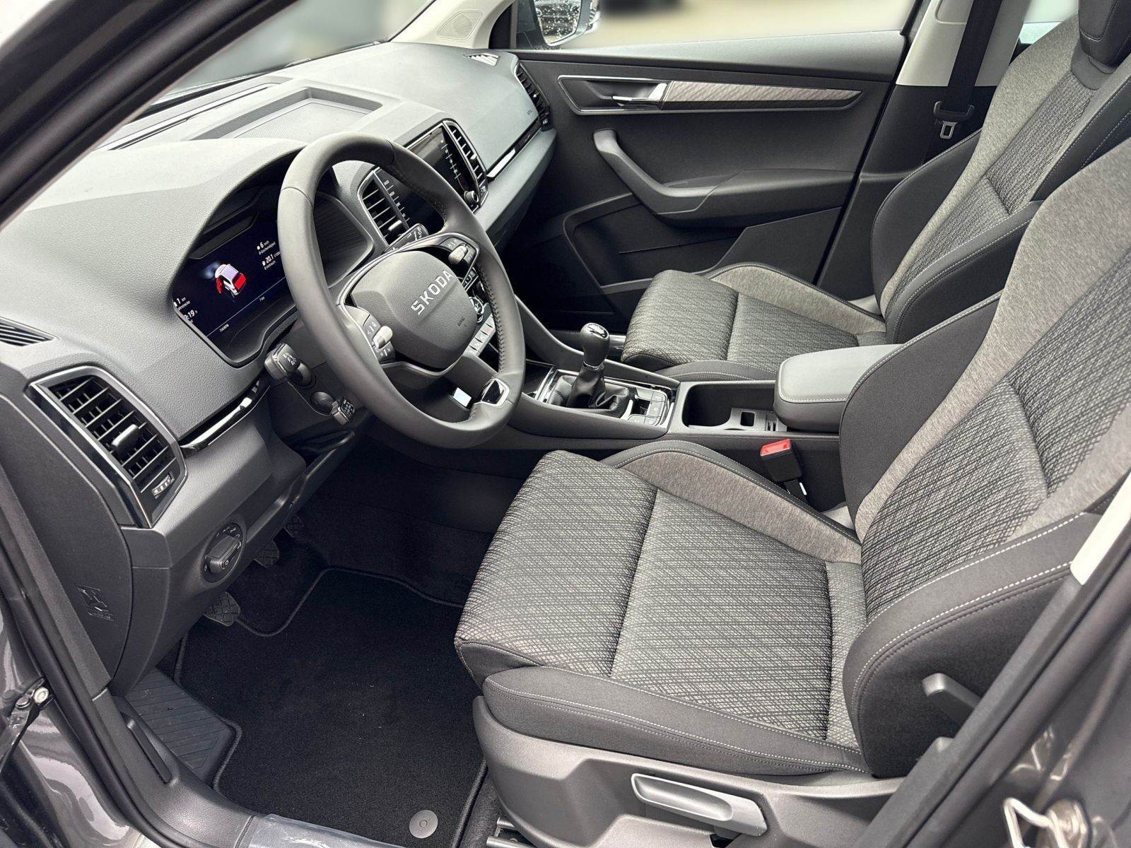 Karoq Tour 1.5 TSI 110kW 360°*PANO*AHK*NAVI*LED