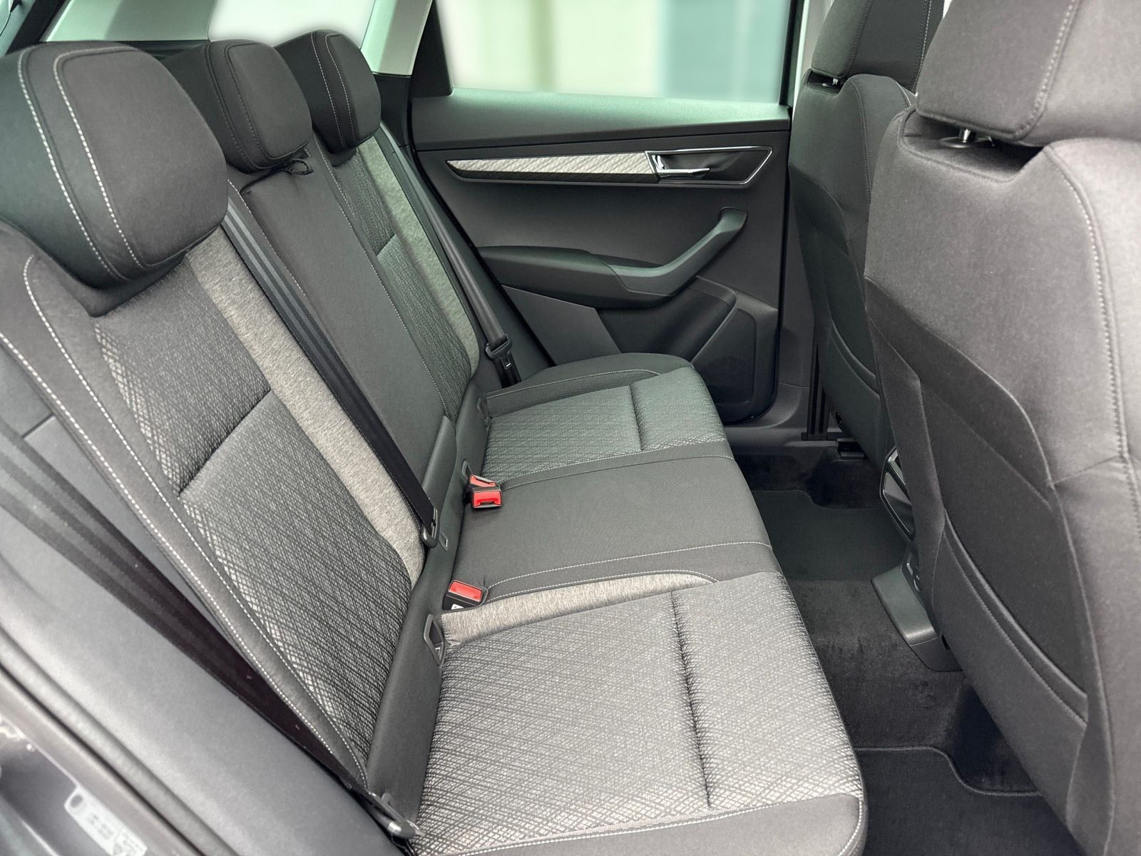 Karoq Tour 1.5 TSI 110kW 360°*PANO*AHK*NAVI*LED