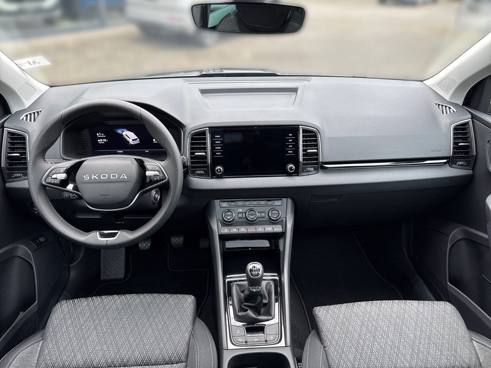 Karoq Tour 1.5 TSI 110kW 360°*PANO*AHK*NAVI*LED