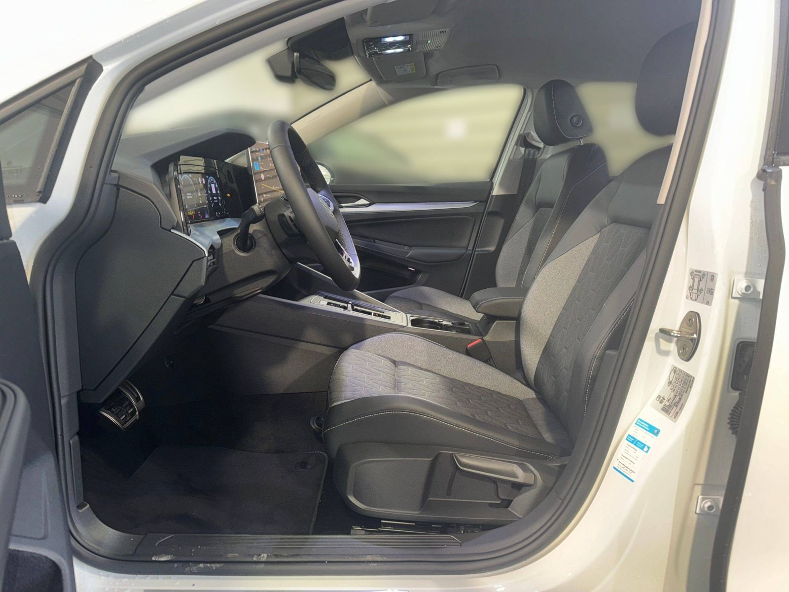 Golf ENERGY 2.0 TDI DSG AHK+NAVI+KAMERA+ALLSEASON