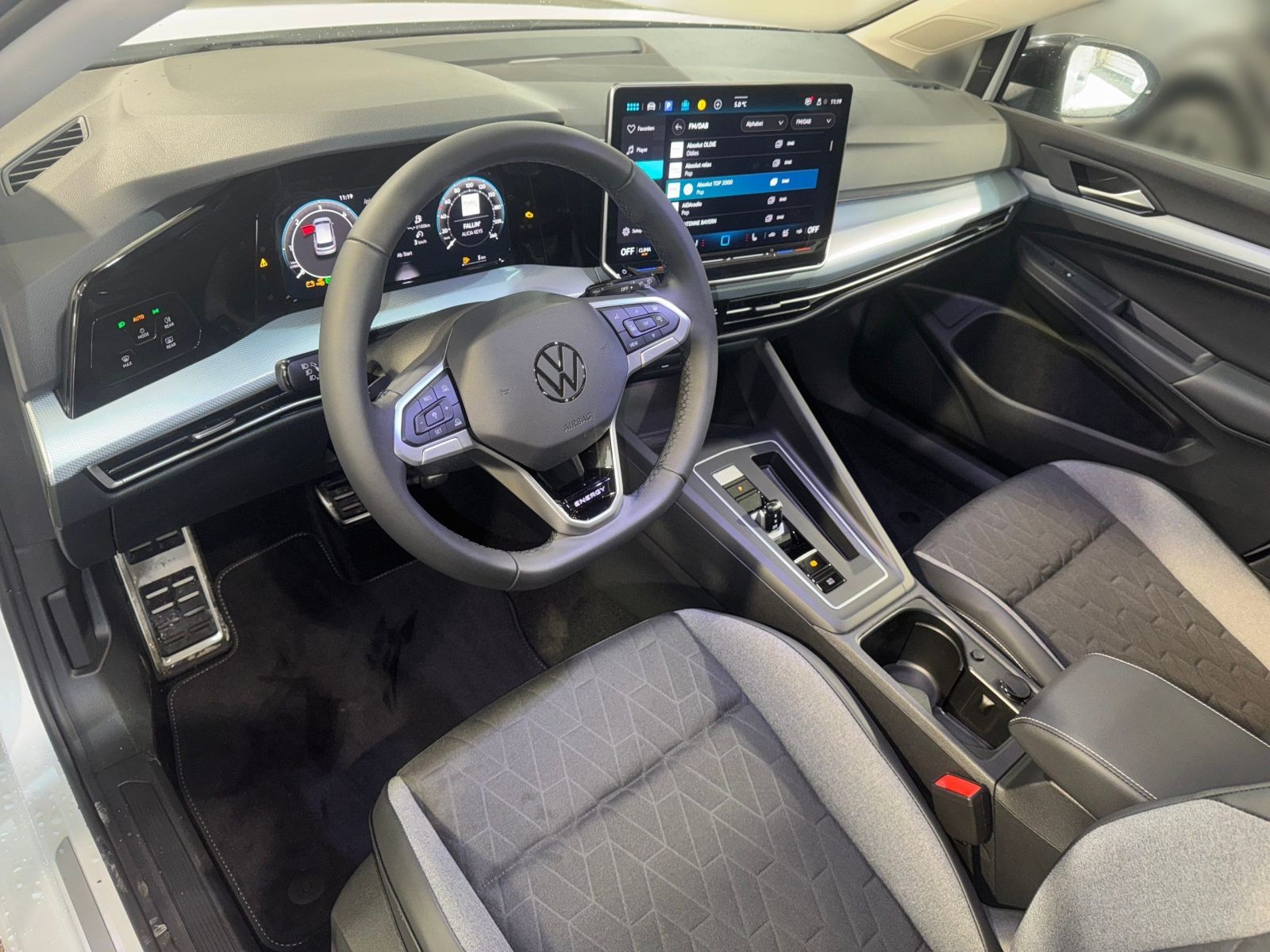 Golf ENERGY 2.0 TDI DSG AHK+NAVI+KAMERA+ALLSEASON