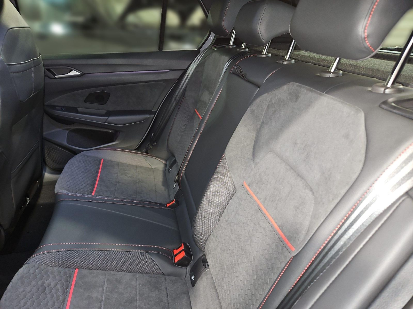 Golf GTI Clubsport 2.0 TSI DSG AKRAPOVIC+PANO+DCC+PERFORMANCE+HARMAN-KARDON