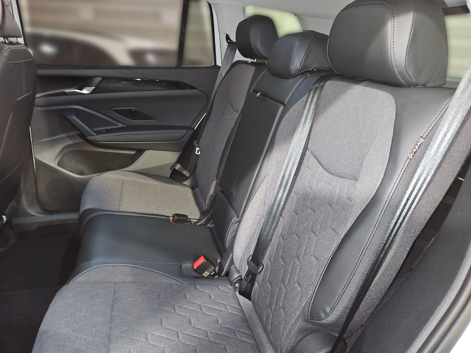Tayron Life 1.5 eHybrid DSG AHK+KAMERA+NAVI+DCC+SIDE-ASSIST