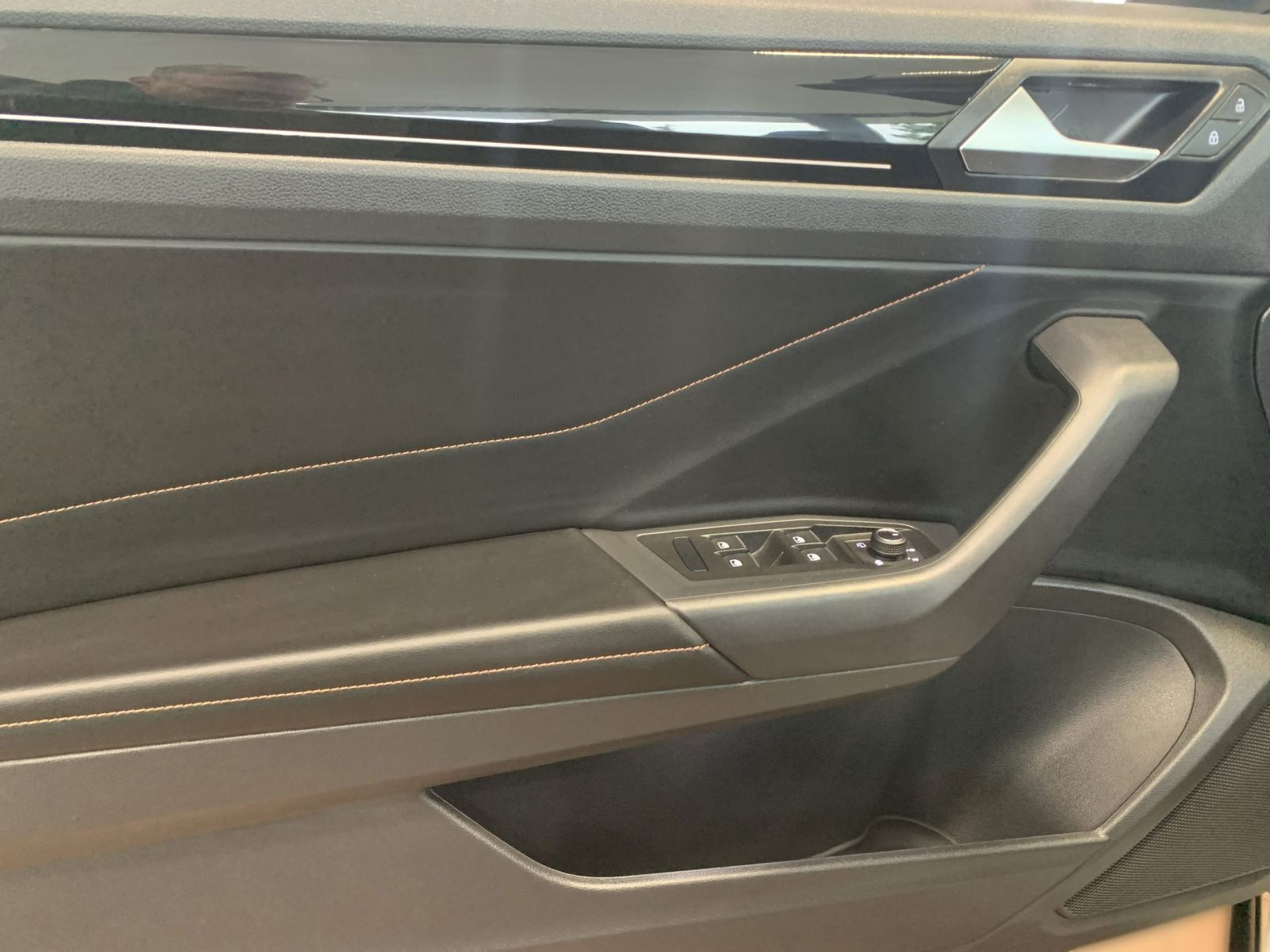T-Roc Cabriolet 1.5 TSI R-LINE KARMANN MATRIX+KAMERA+AHK