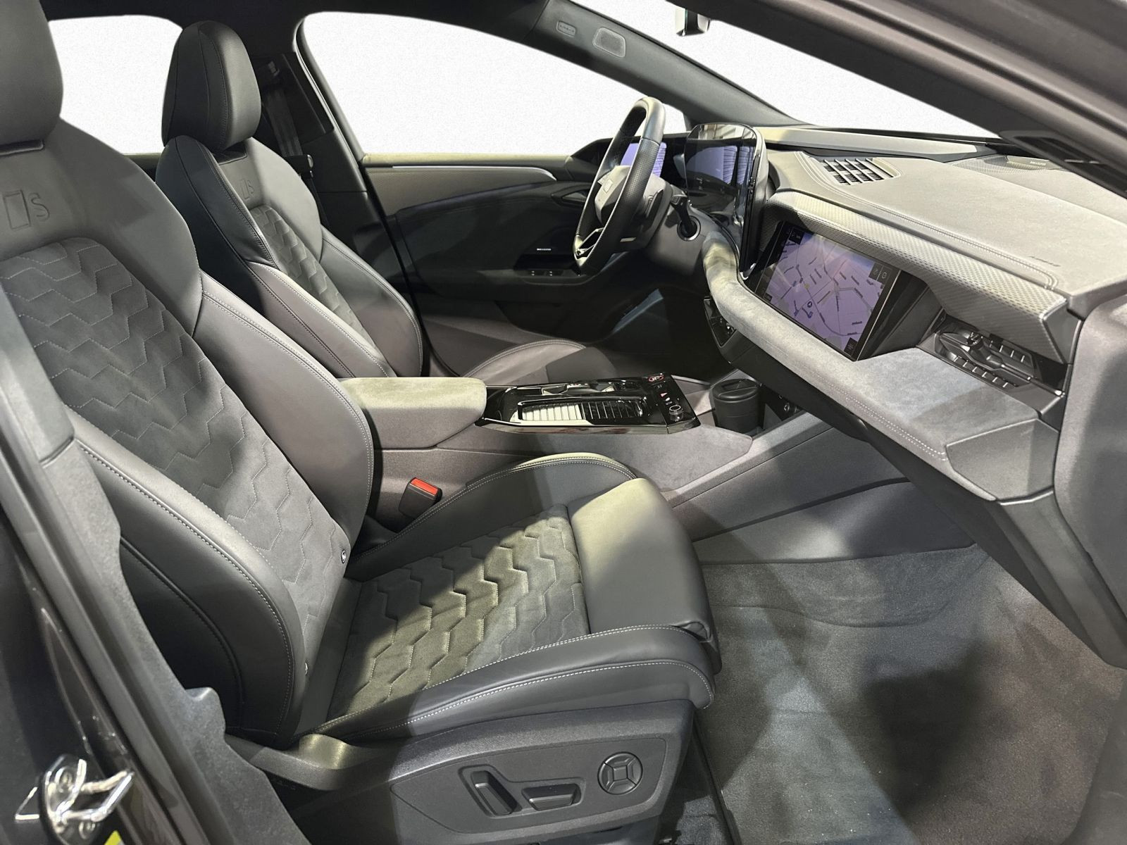 A6 Avant e-tron performance S LINE PANO+HUD+B&O