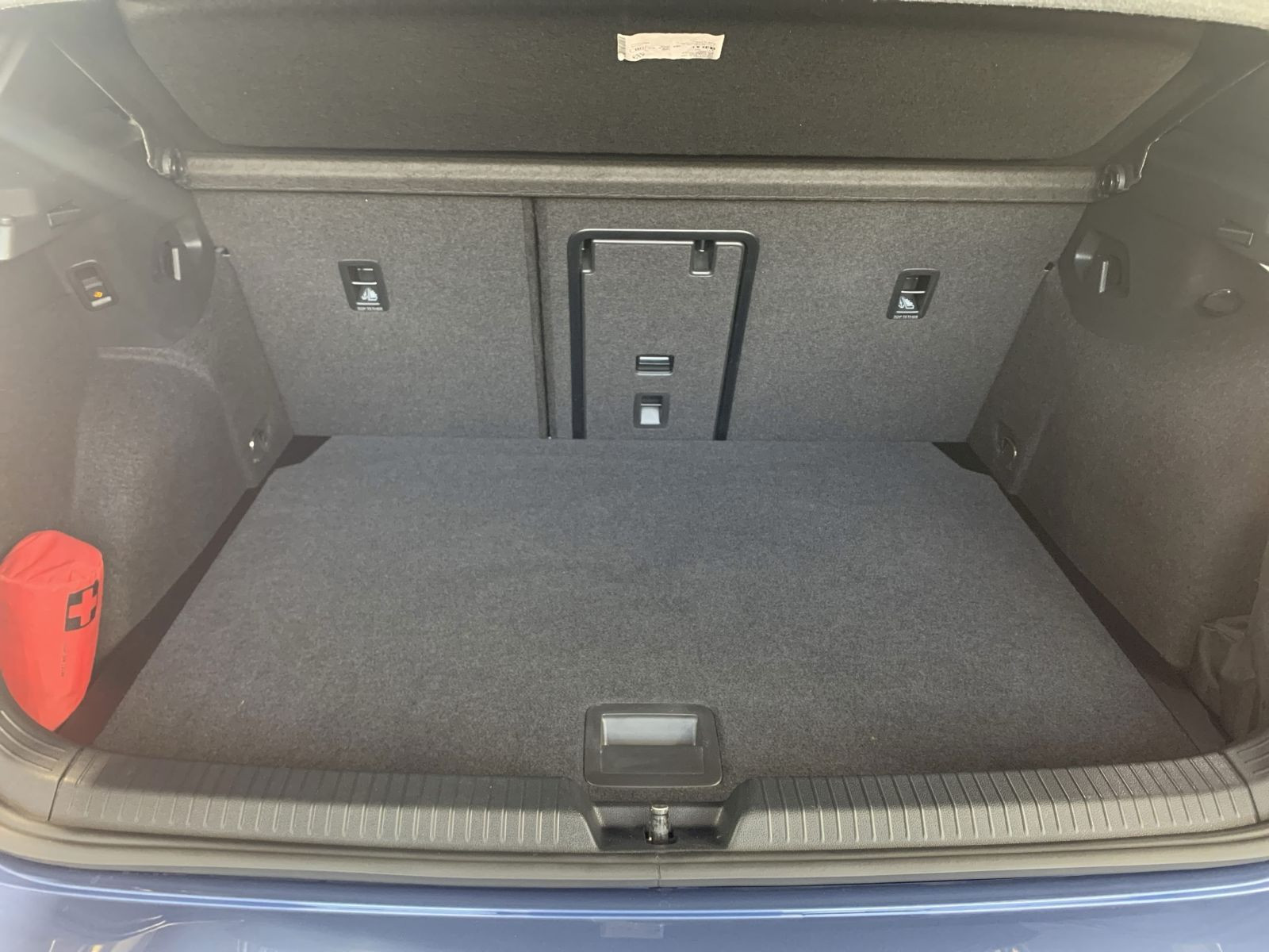Golf VIII 2.0 TDI DSG R-LINE IQLIGHT+PANO+AHK+HUD
