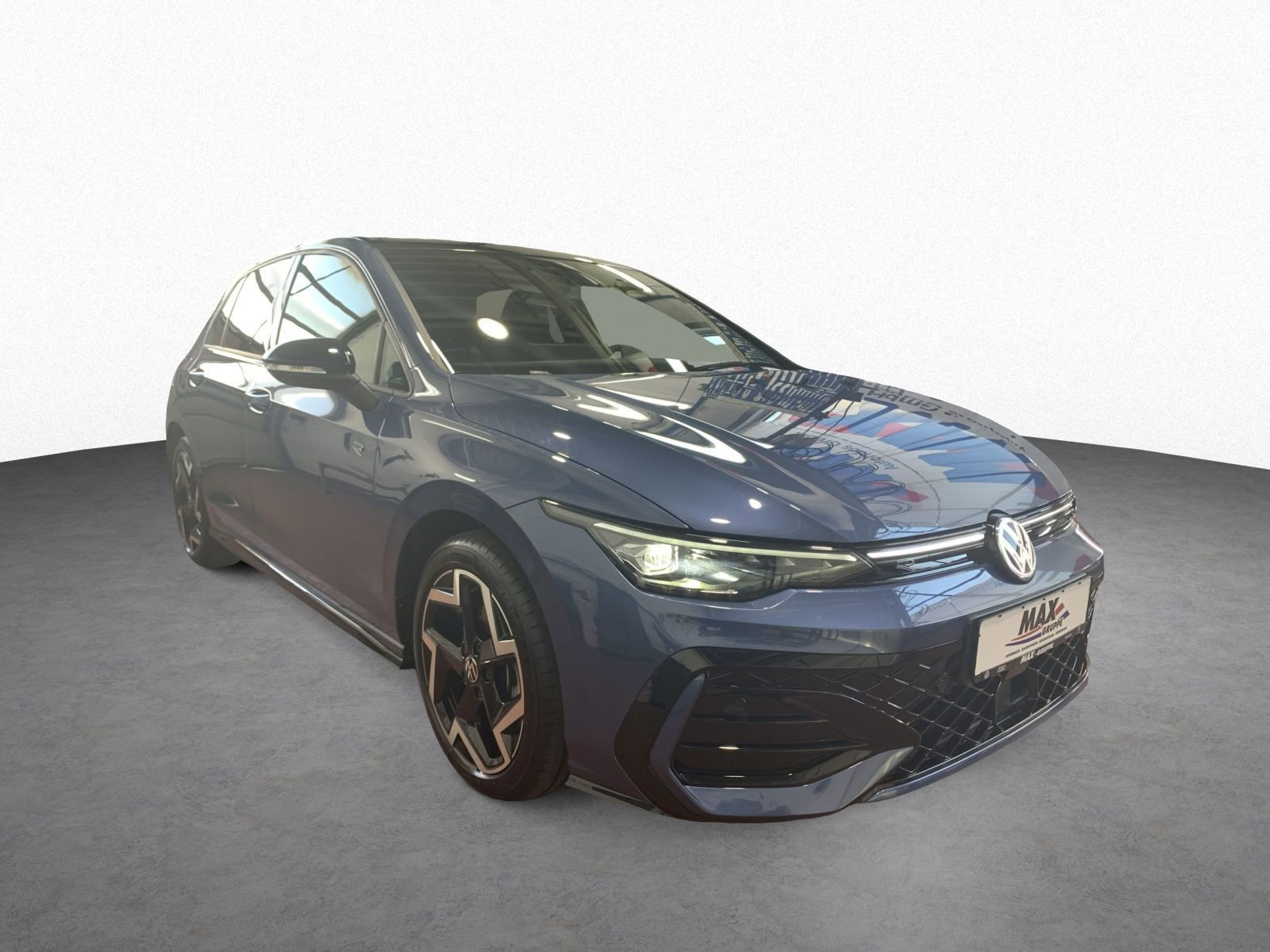 Golf VIII 2.0 TDI DSG R-LINE IQLIGHT+PANO+AHK+HUD