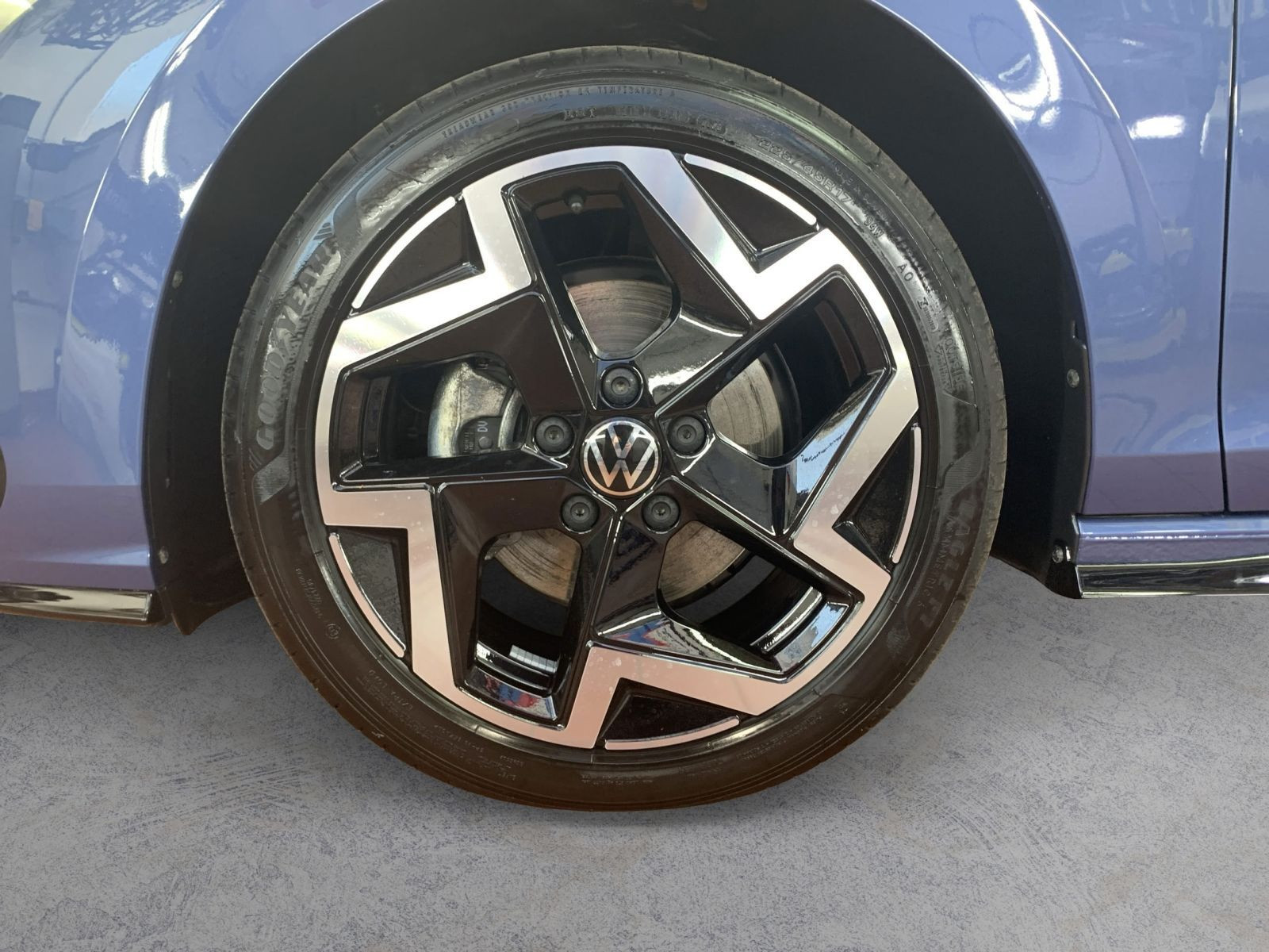 Golf VIII 2.0 TDI DSG R-LINE IQLIGHT+PANO+AHK+HUD