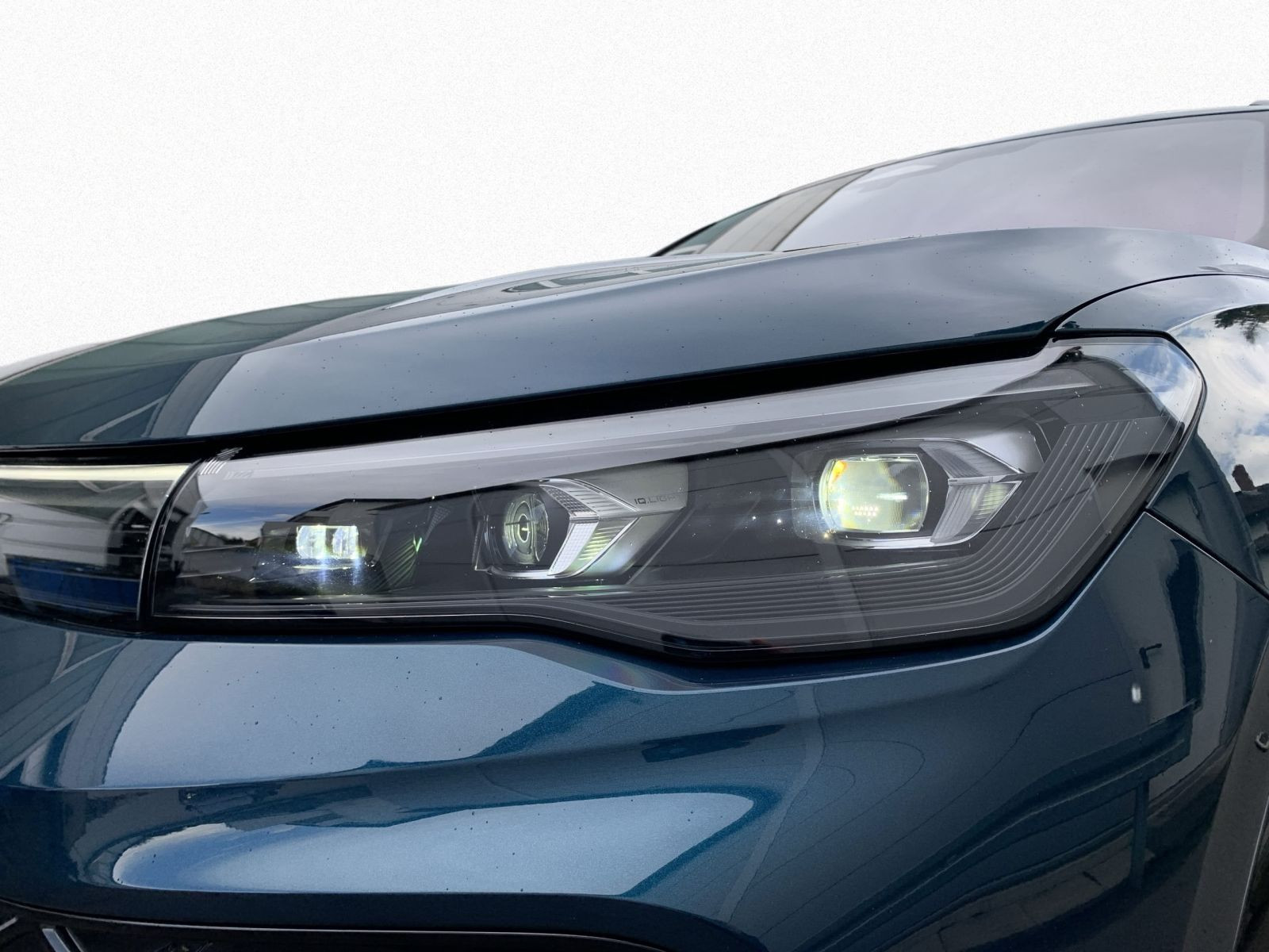 Tiguan 1.5 eHYBRID R LINE IQ.LIGHT+AHK+PANO+ACC