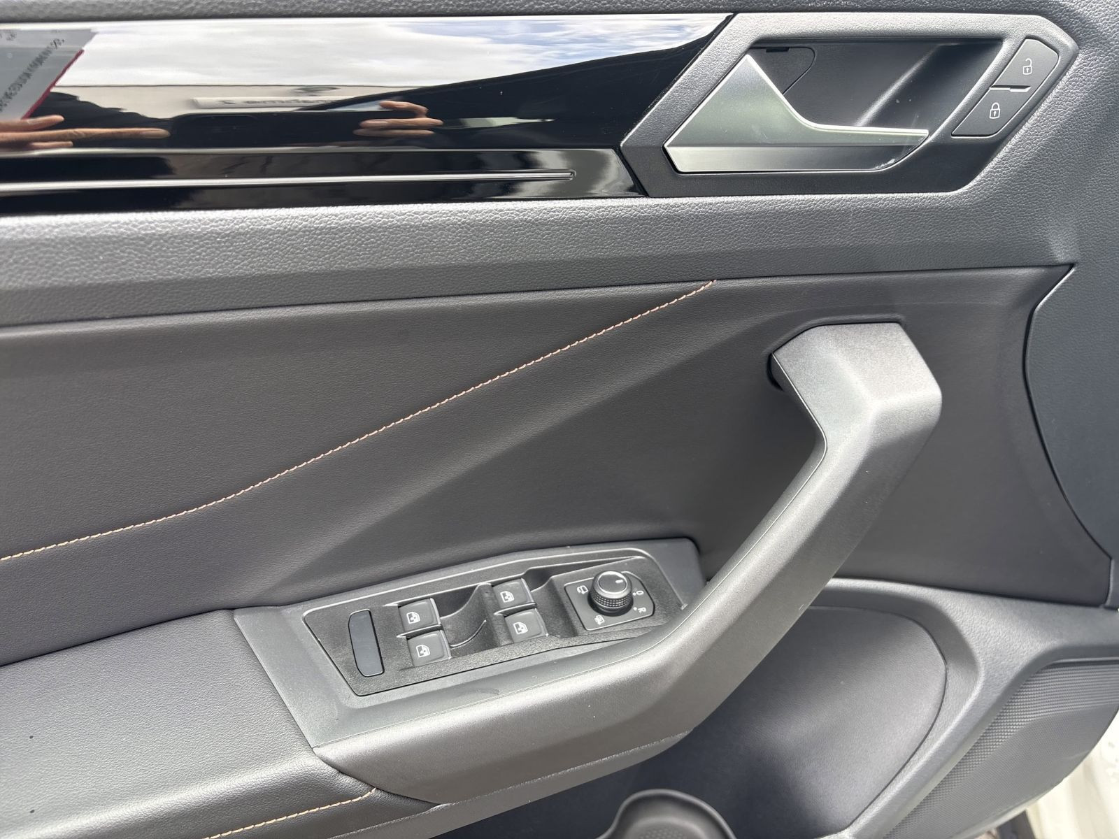 T-Roc Cabriolet 1.5 TSI R-LINE EDITION KARMANN DSG LED+KAMERA+AHK