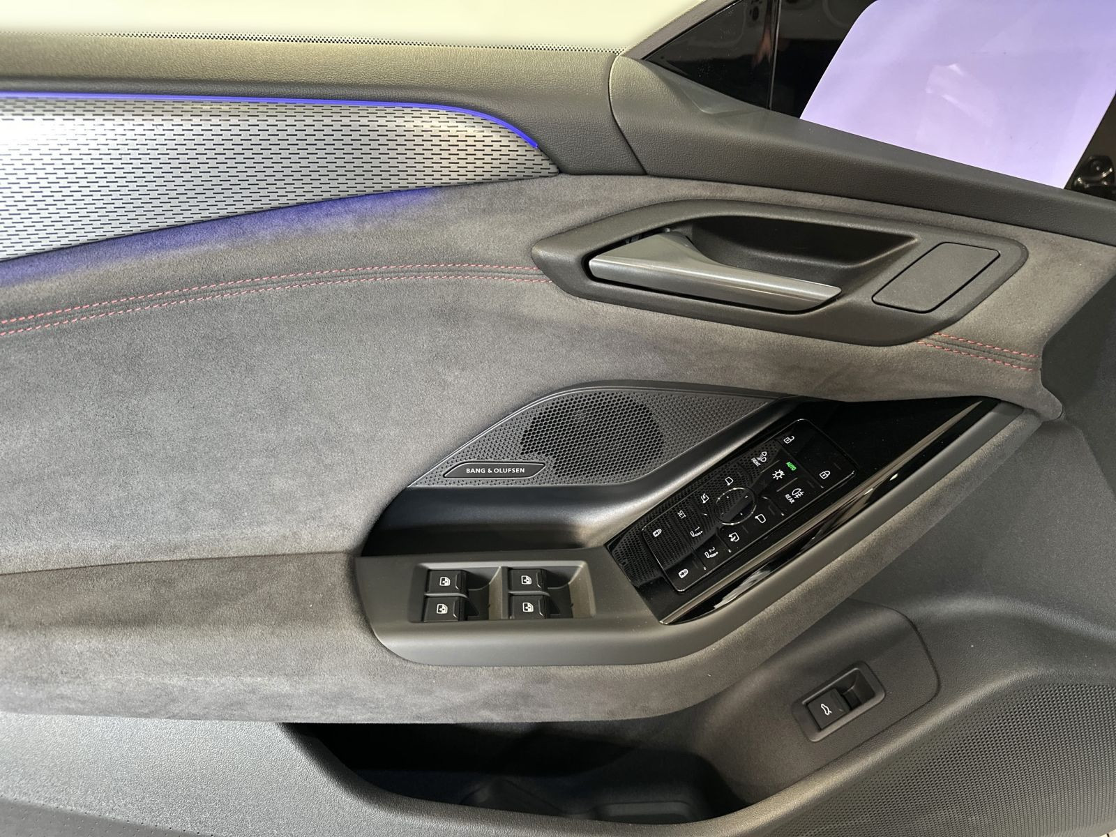 S6 Avant e-tron QUATT EDITION ONE MATRIX+PANO+AUGM+AHK