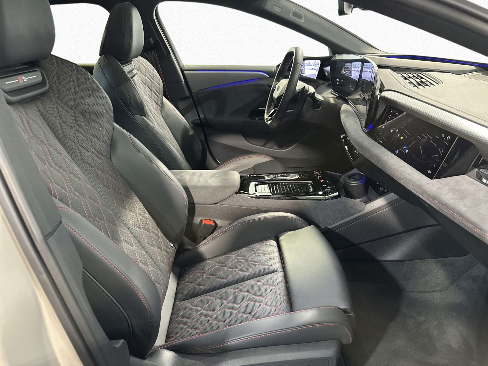 S6 Avant e-tron QUATT EDITION ONE MATRIX+PANO+AUGM+AHK