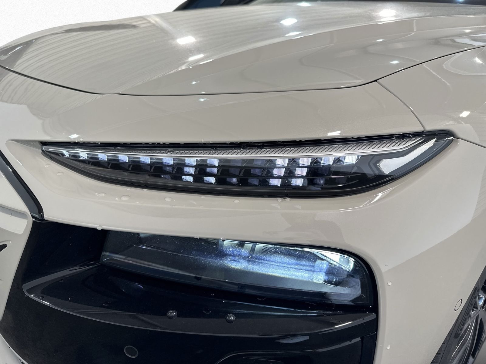 S6 Avant e-tron QUATT EDITION ONE MATRIX+PANO+AUGM+AHK