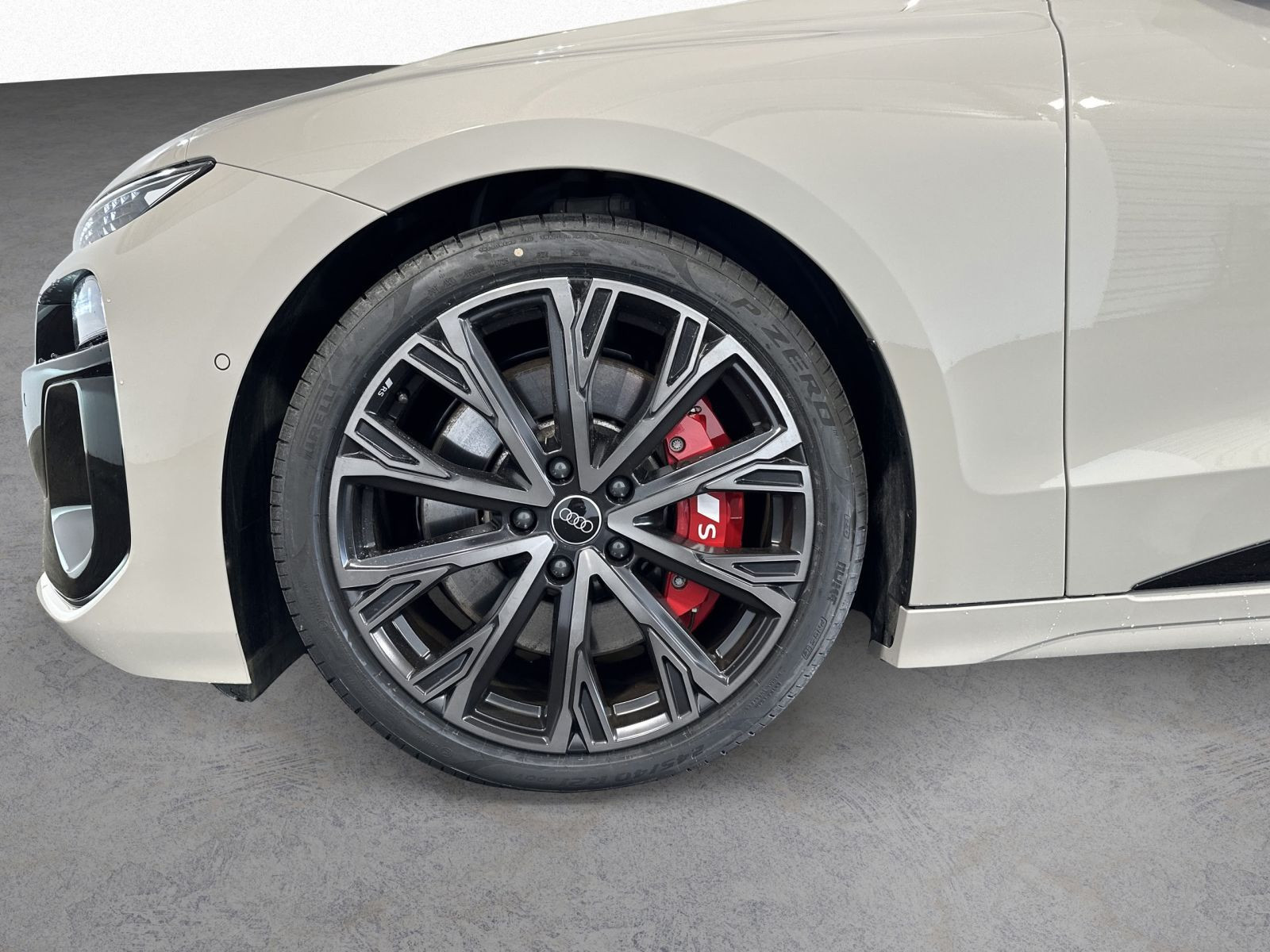 S6 Avant e-tron QUATT EDITION ONE MATRIX+PANO+AUGM+AHK