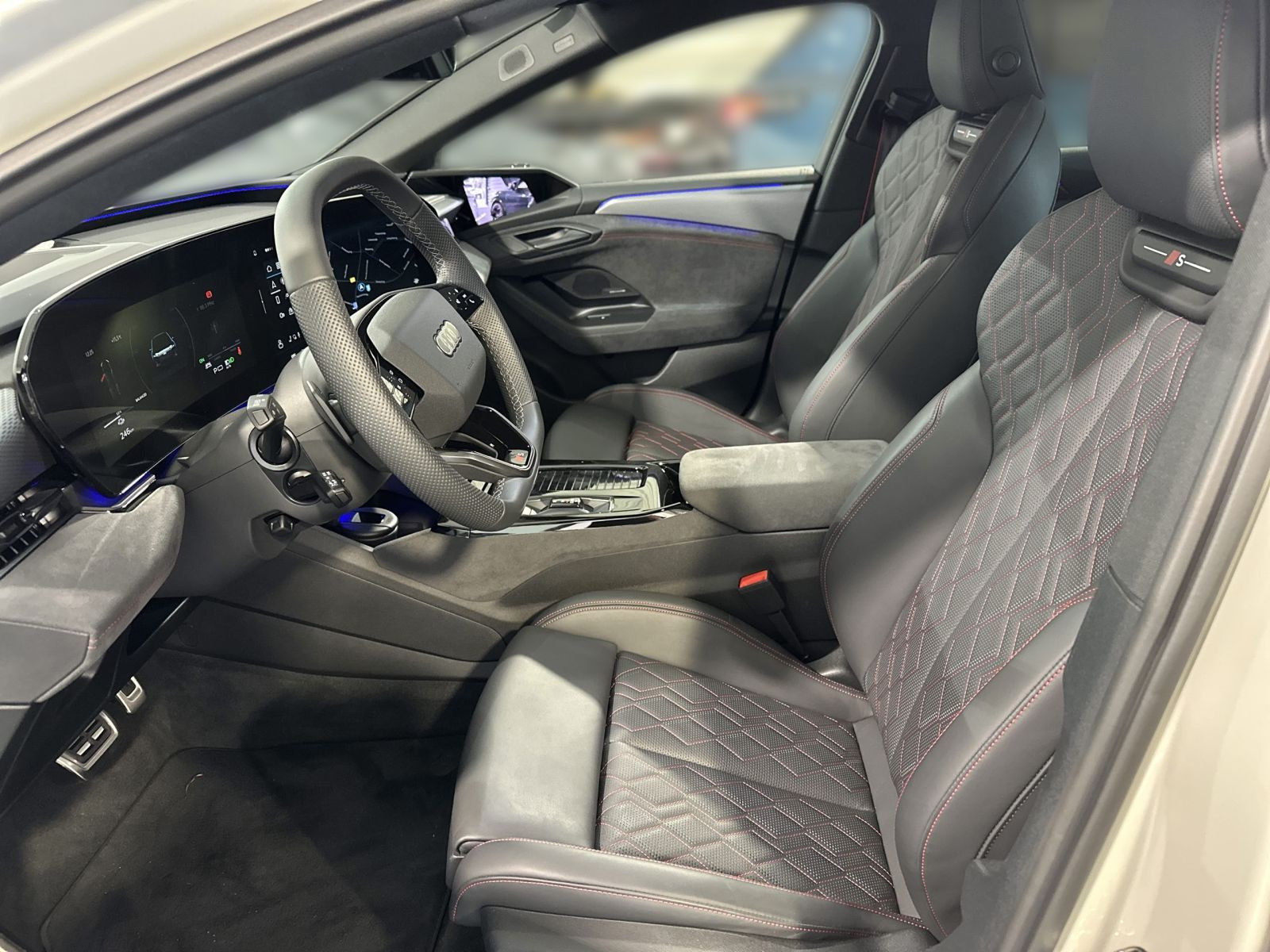 S6 Avant e-tron QUATT EDITION ONE MATRIX+PANO+AUGM+AHK