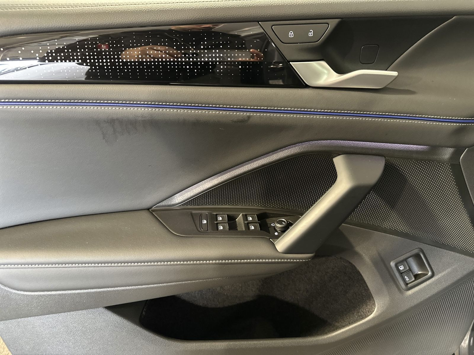 Tiguan 1.5 TSI eHYBRID R-LINE BLACKSTYLE MATRIX+PANO+KAM+AHK