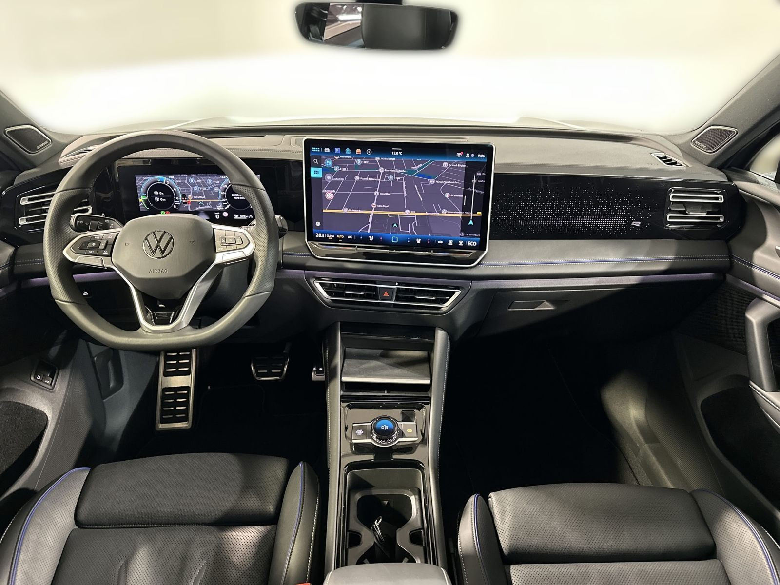 Tiguan 1.5 TSI eHYBRID R-LINE BLACKSTYLE MATRIX+PANO+KAM+AHK