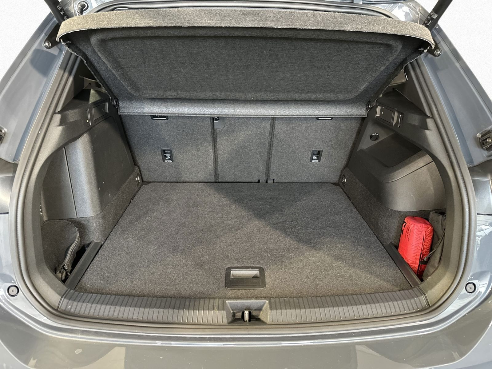 Tiguan 1.5 TSI eHYBRID R-LINE BLACKSTYLE MATRIX+PANO+KAM+AHK