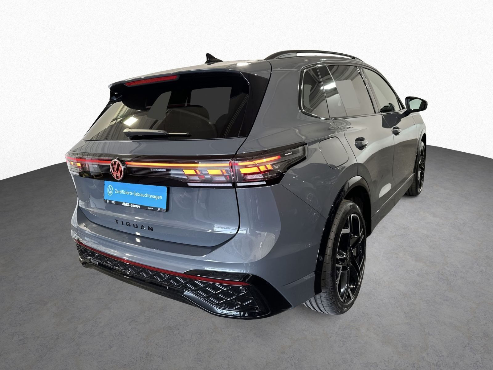 Tiguan 1.5 TSI eHYBRID R-LINE BLACKSTYLE MATRIX+PANO+KAM+AHK