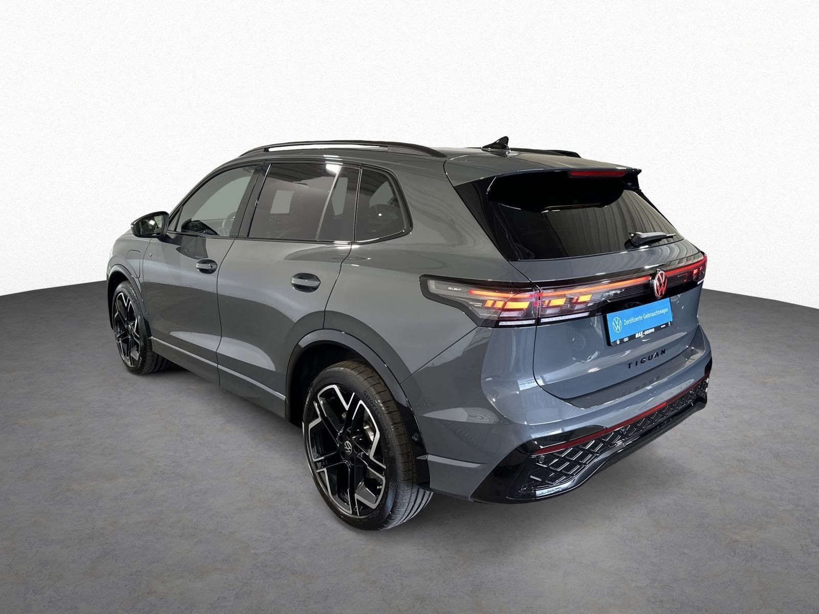 Tiguan 1.5 TSI eHYBRID R-LINE BLACKSTYLE MATRIX+PANO+KAM+AHK