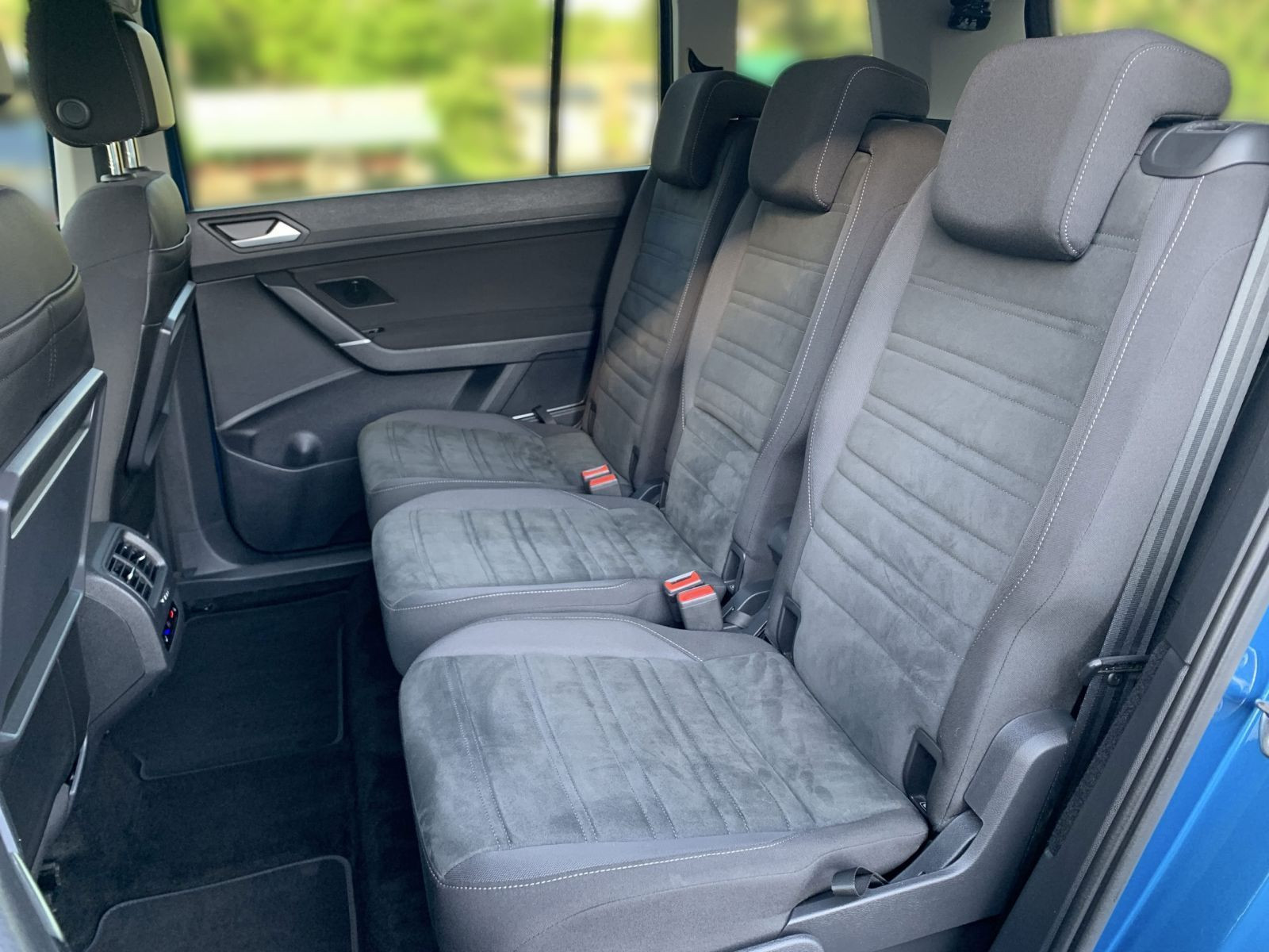 Touran 2.0 TDI COMFORTLINE 7 SITZE+KAMERA+PDC+ACC