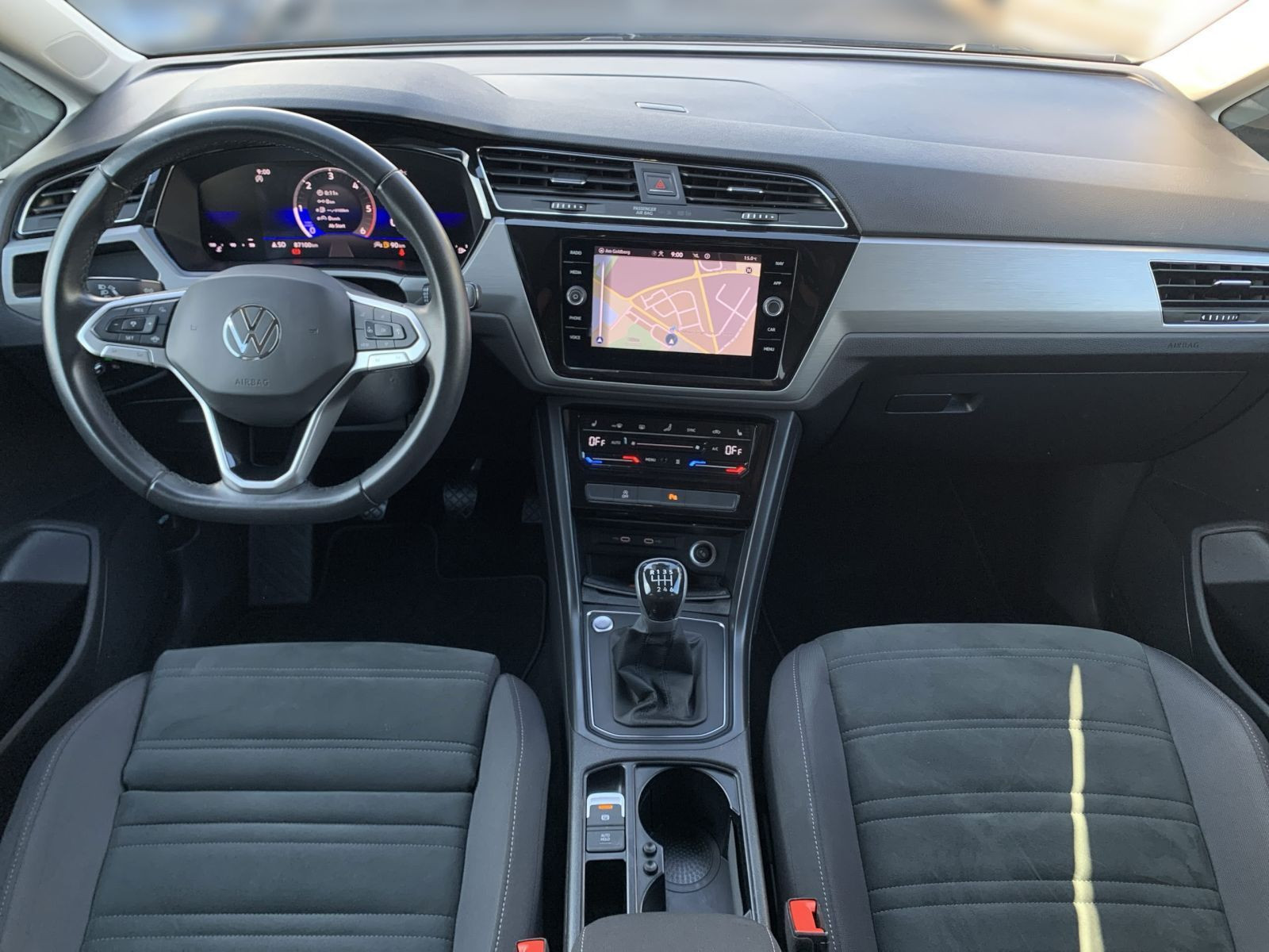 Touran 2.0 TDI COMFORTLINE 7 SITZE+KAMERA+PDC+ACC