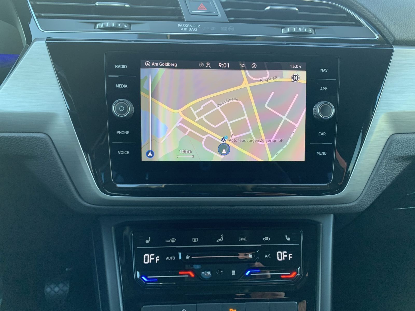 Touran 2.0 TDI COMFORTLINE 7 SITZE+KAMERA+PDC+ACC