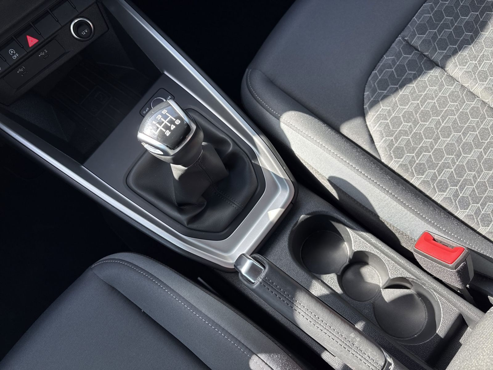 A1 Sportback 30 TFSI ADVANCED DCP+PDC+SMARTPHONE INTERFACE